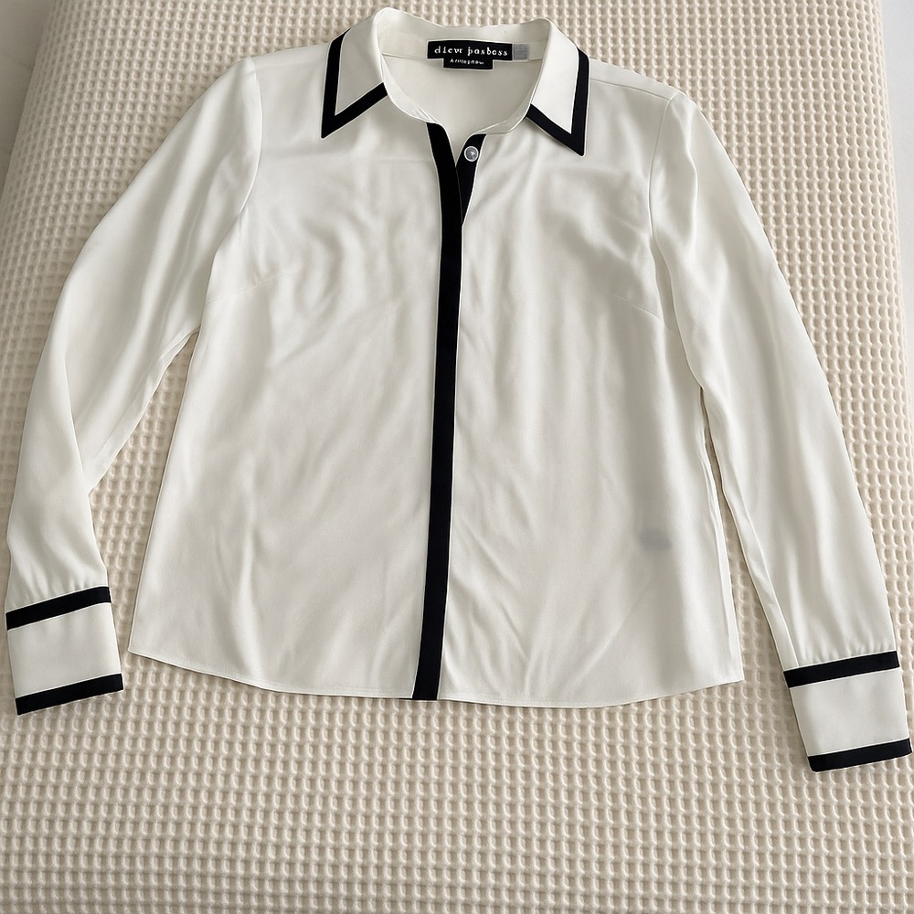 Alice + Olivia Classics Button-Down Blouse – Off-White/Black, Size S (NWT)